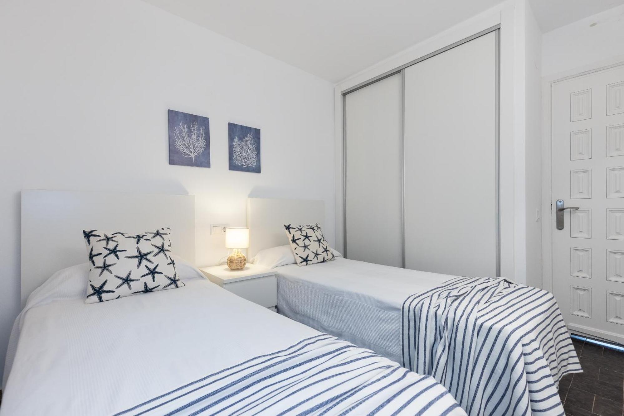 Uhc Dms Family Apartments 坎布里尔斯 客房 照片