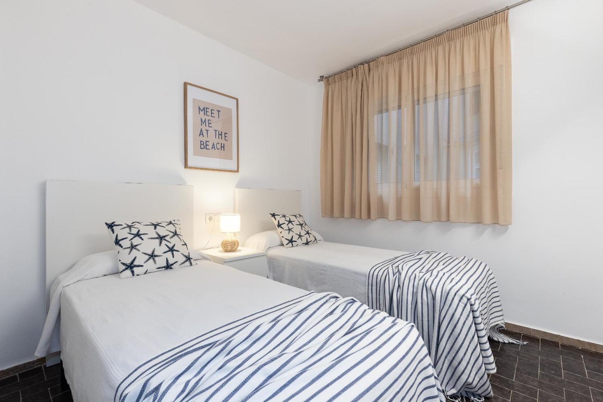 Uhc Dms Family Apartments 坎布里尔斯 客房 照片