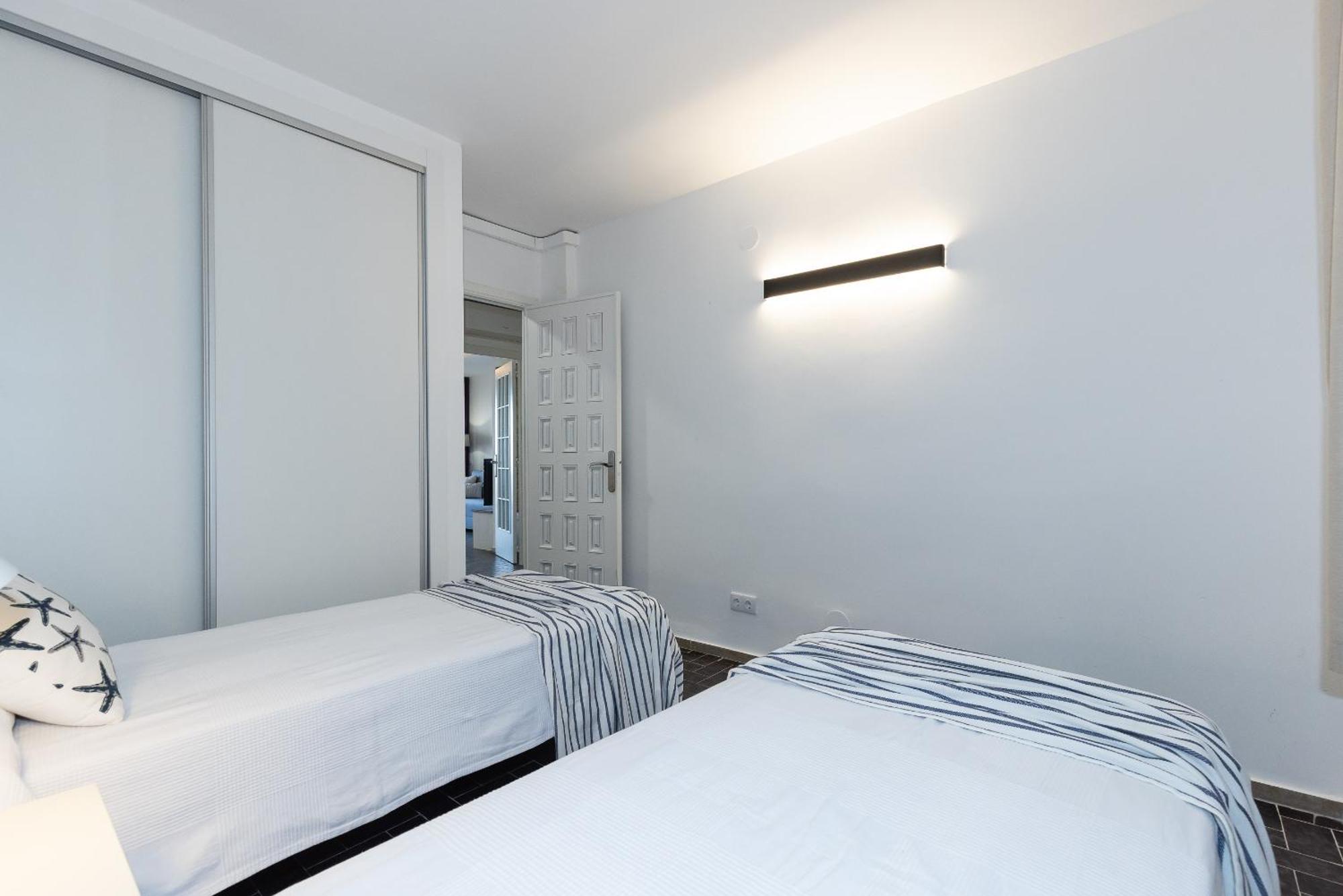 Uhc Dms Family Apartments 坎布里尔斯 客房 照片