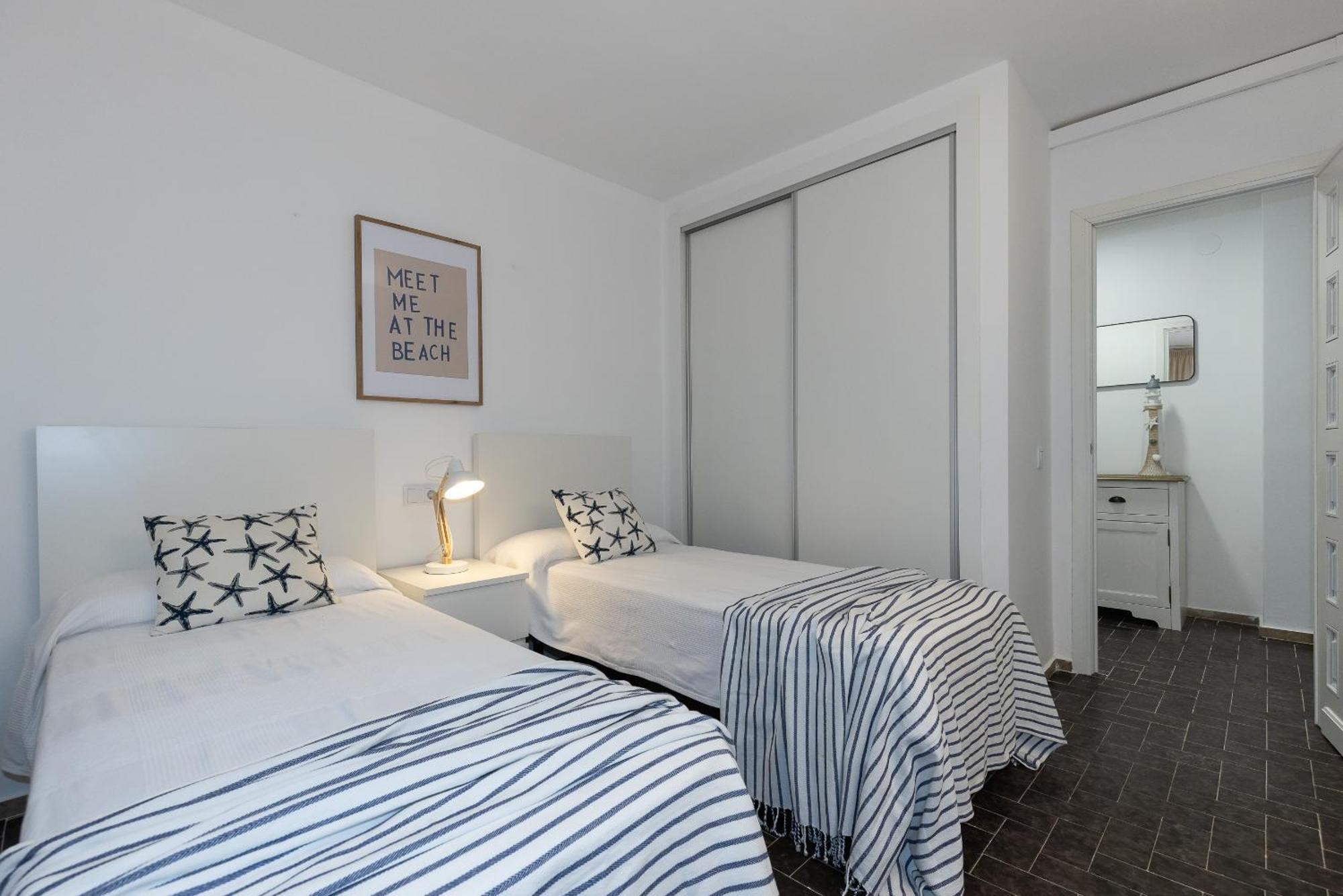 Uhc Dms Family Apartments 坎布里尔斯 客房 照片